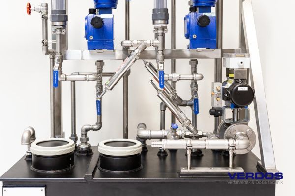 Vorlagebehälter mit Handlöchern